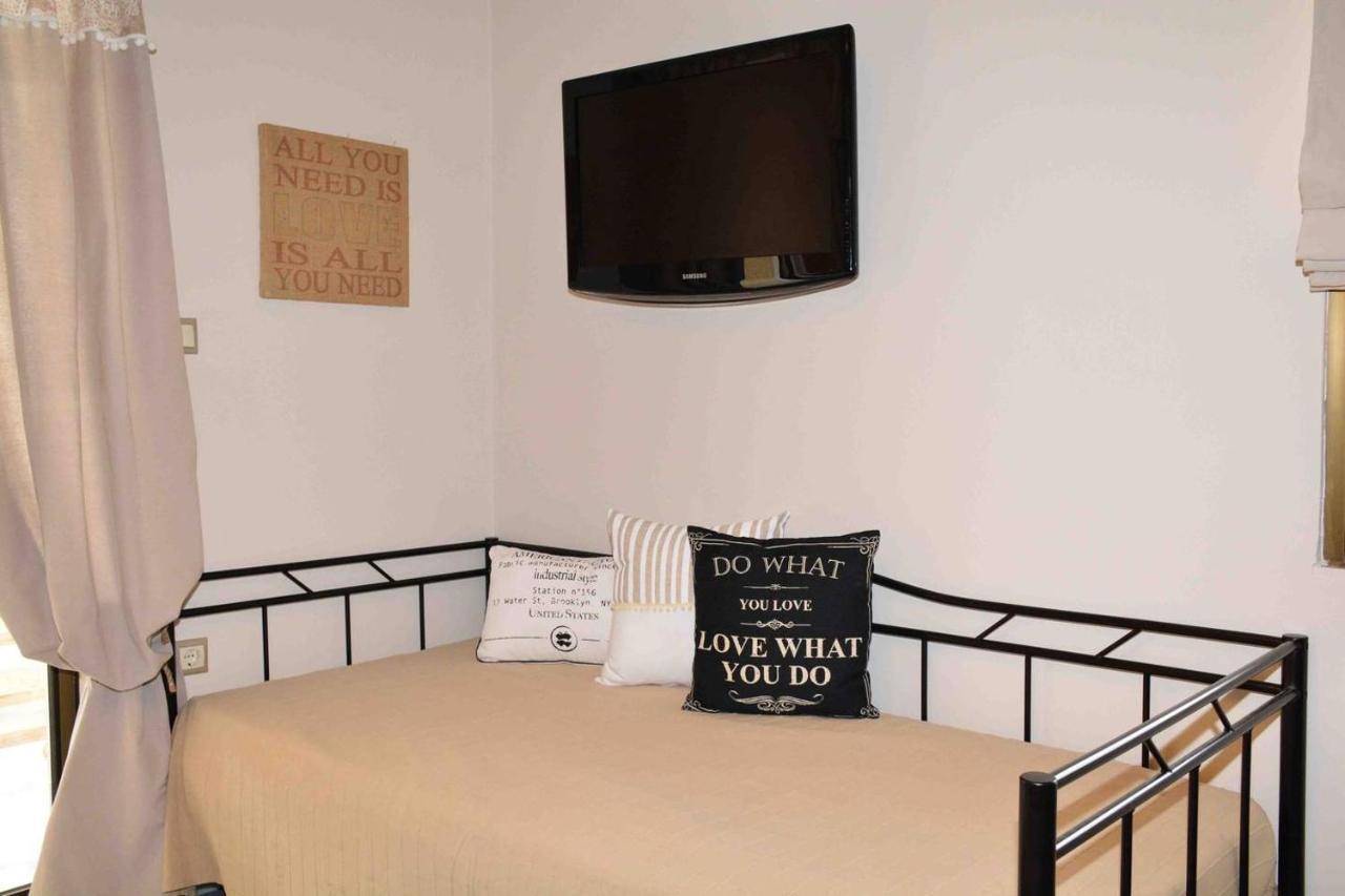 Aelia Houses Agia Marina  외부 사진